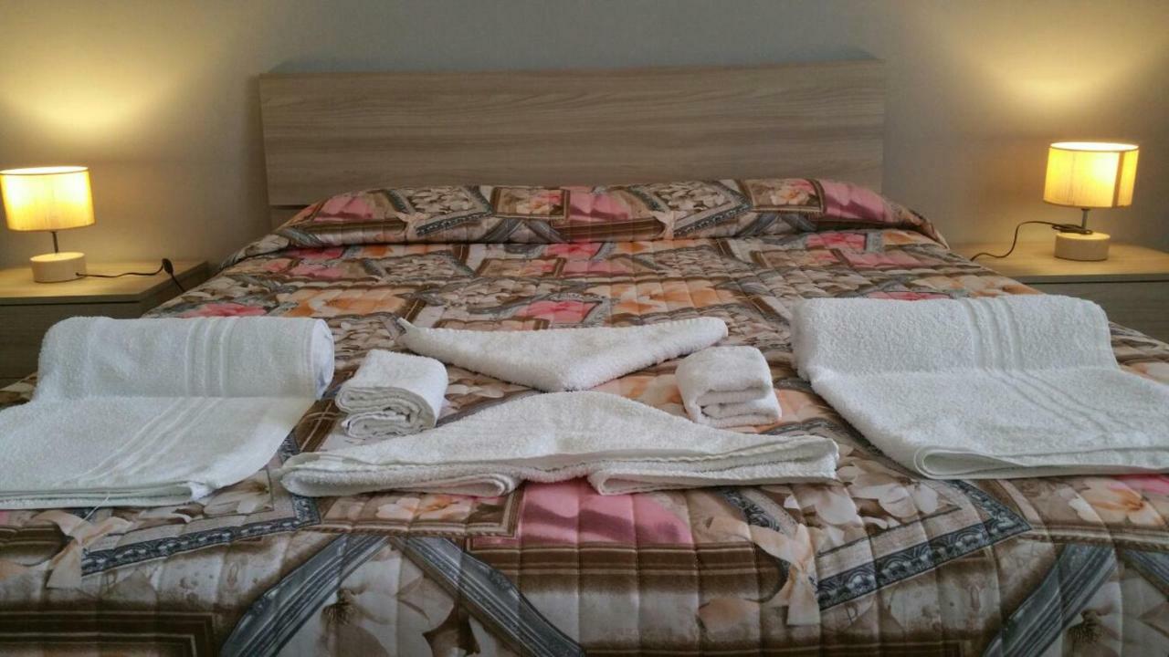 פקינו B&B La Rosa מראה חיצוני תמונה